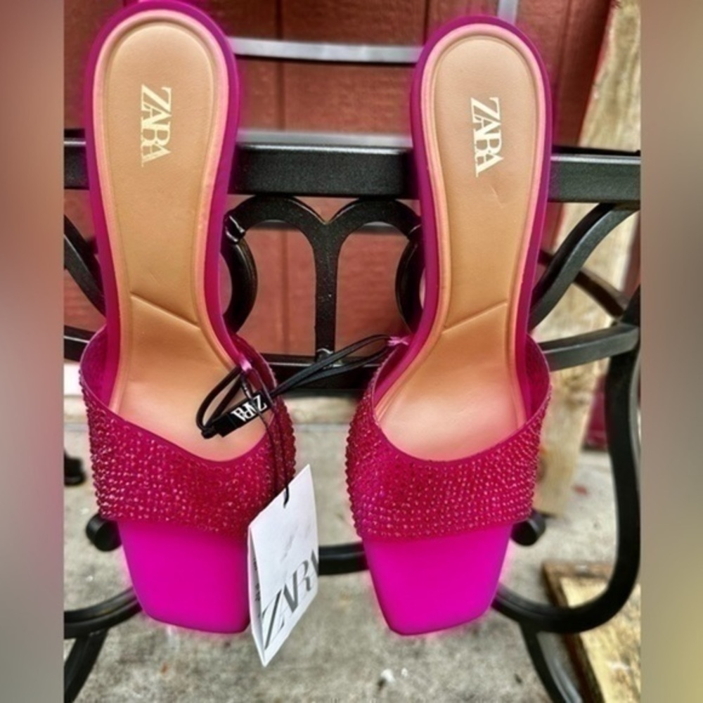 ZARA Sparkly Vinyl Sandals 2840/810